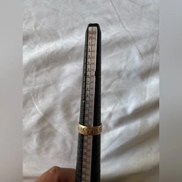 14k gold Artcarved wedding ring - Picture 7 of 10